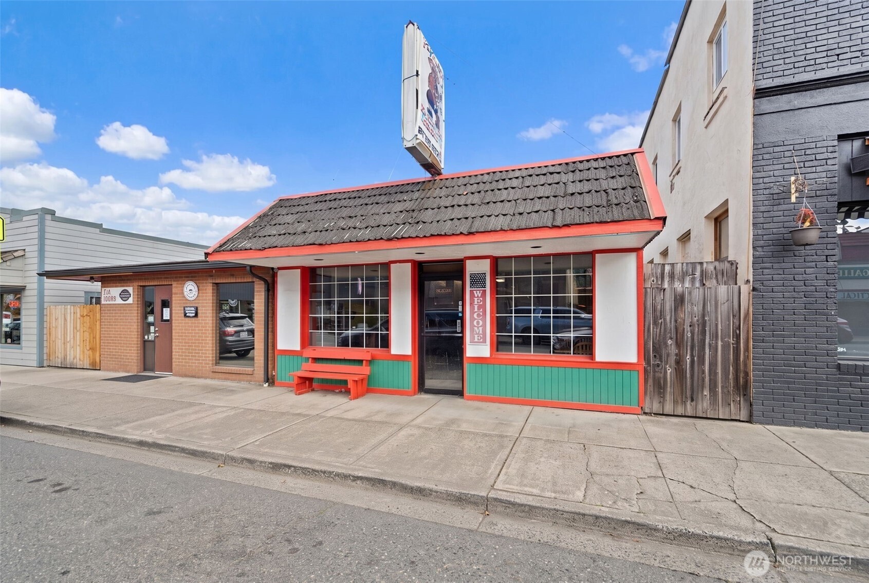 216 Main Avenue