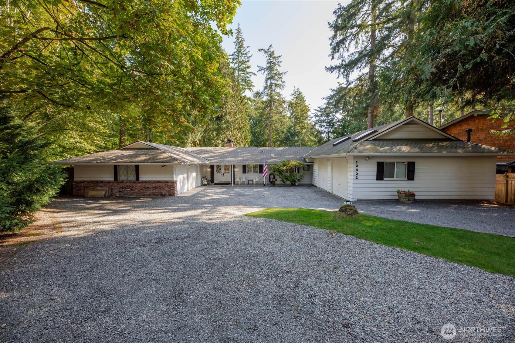 12832 Holiday Drive