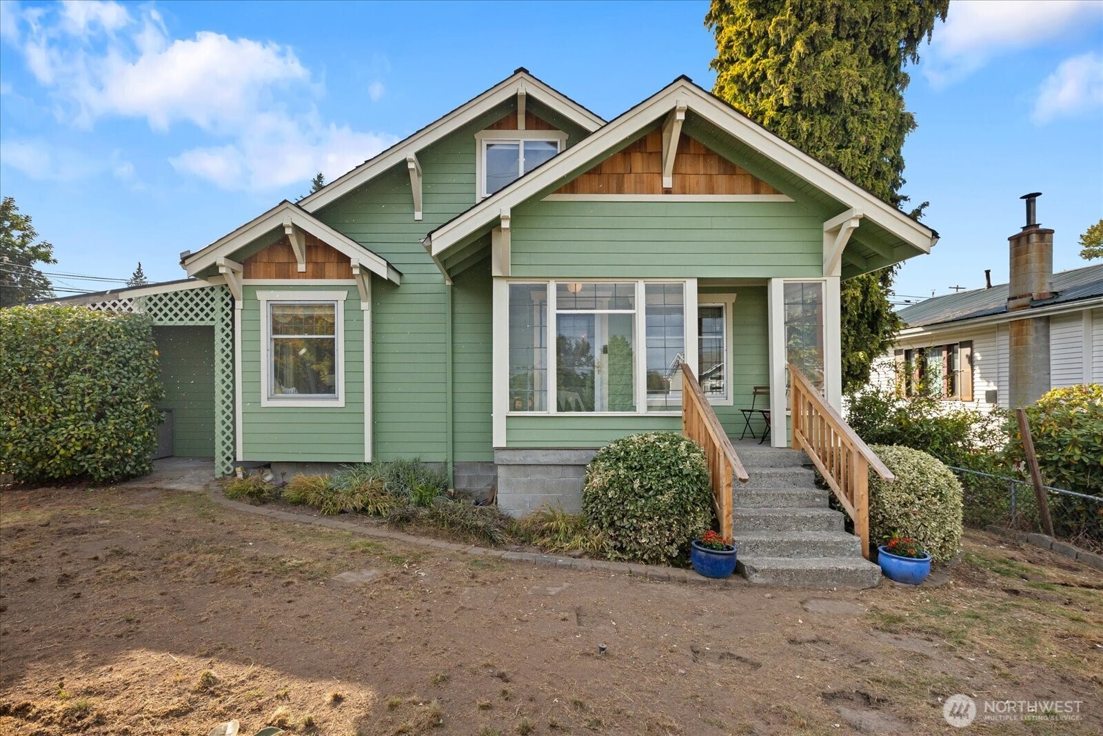 916 Marine View Drive