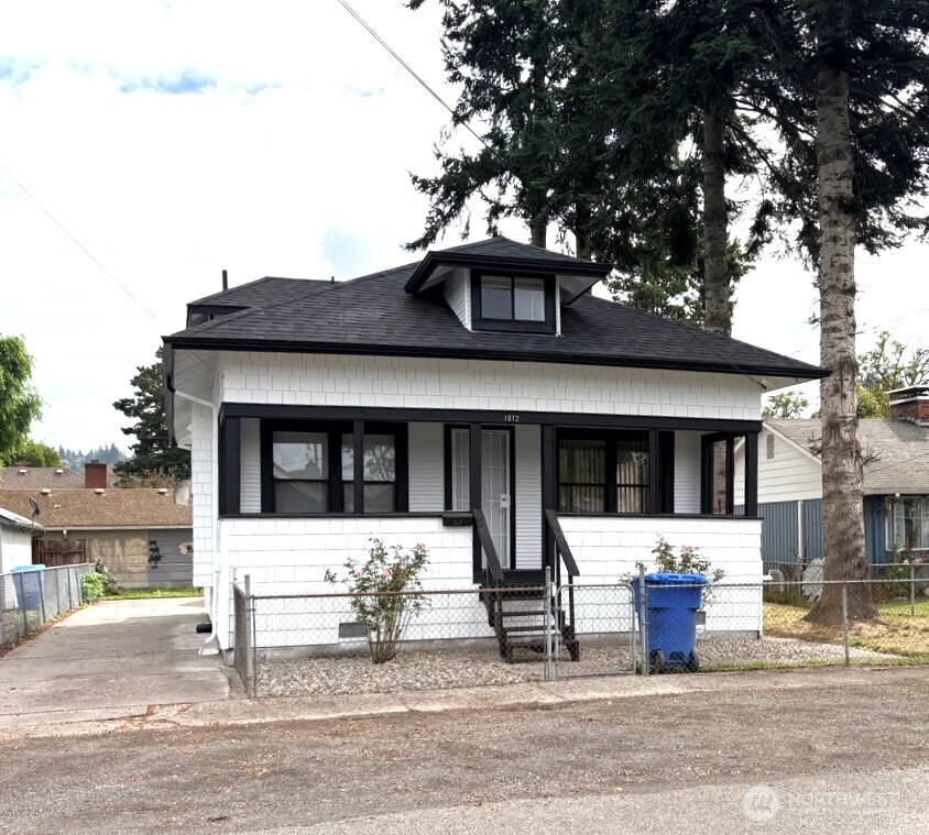1012 S 6th Street
