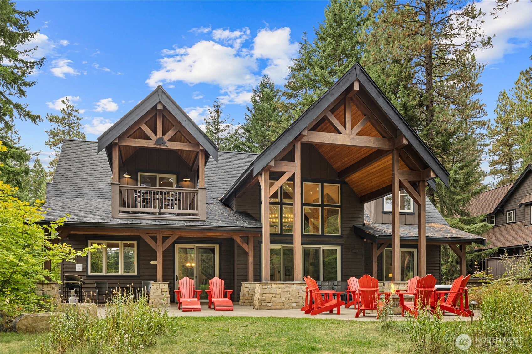 1380 Larkspur Loop