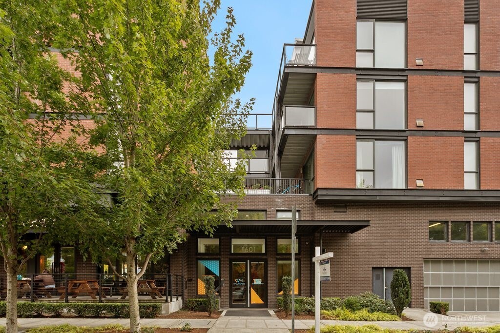 1601 45th Street #212
