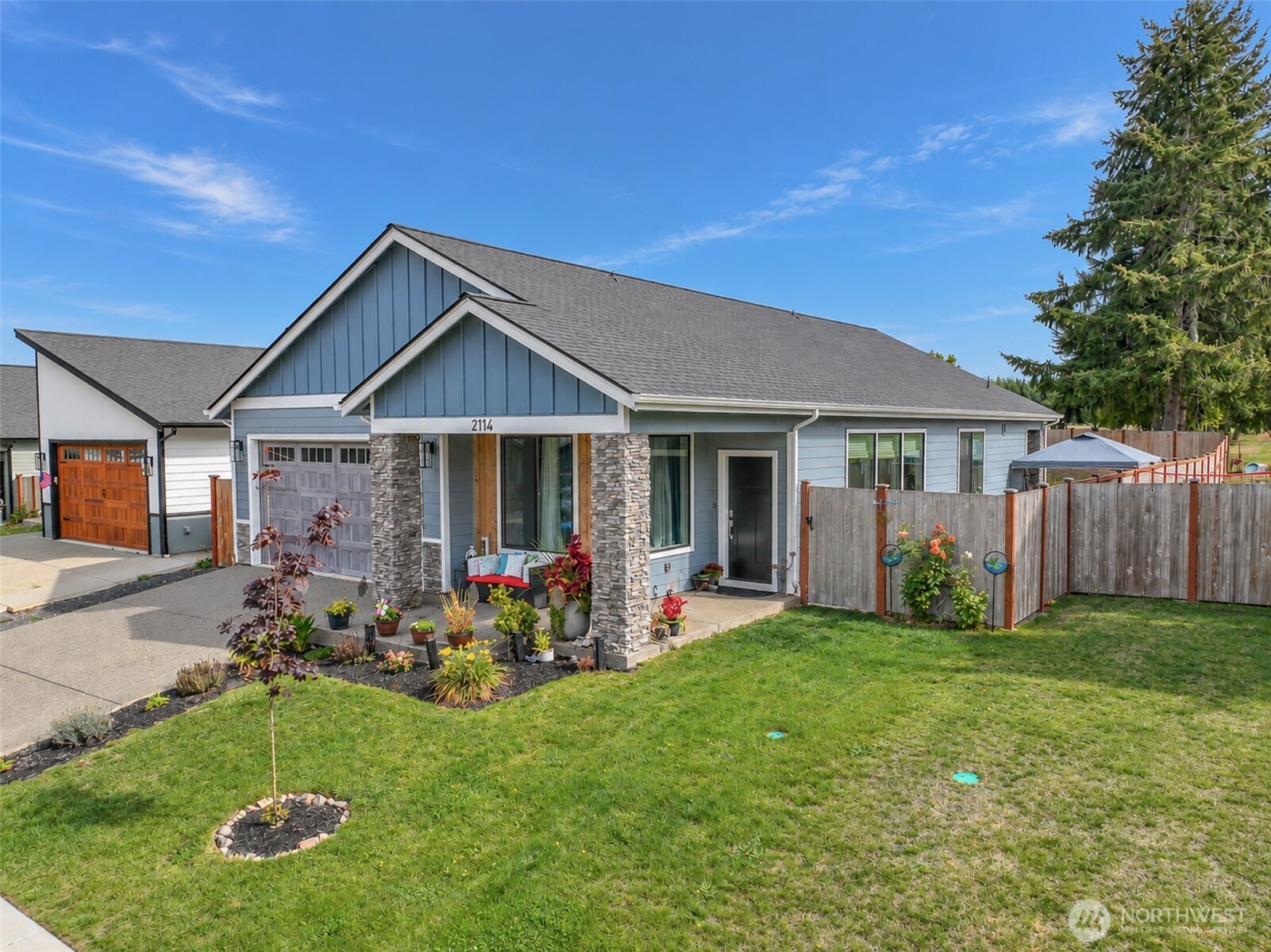 2114 Hawks View Lane