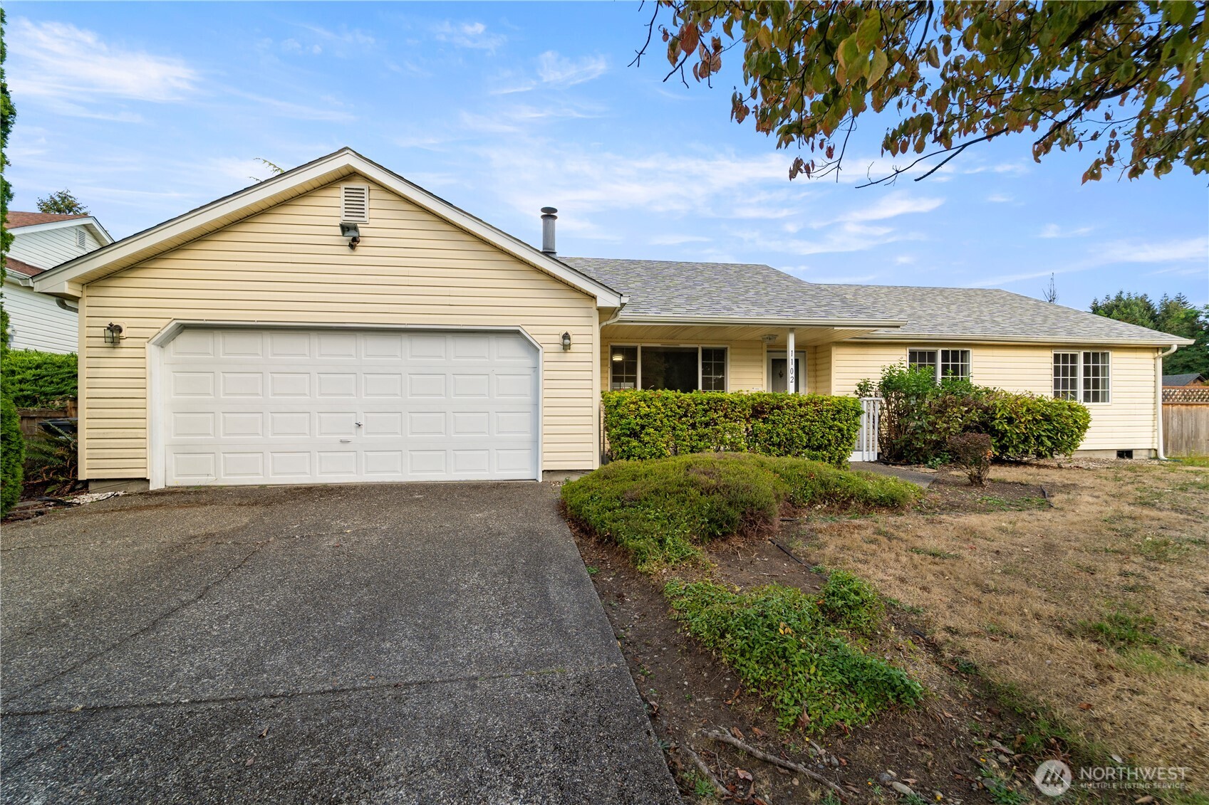 1102 Scarlet Oaks Drive SE