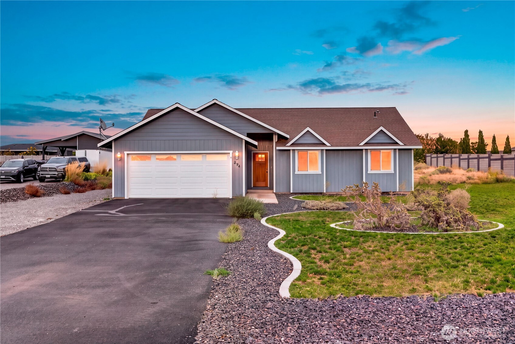894 Desert Aire DR SW
