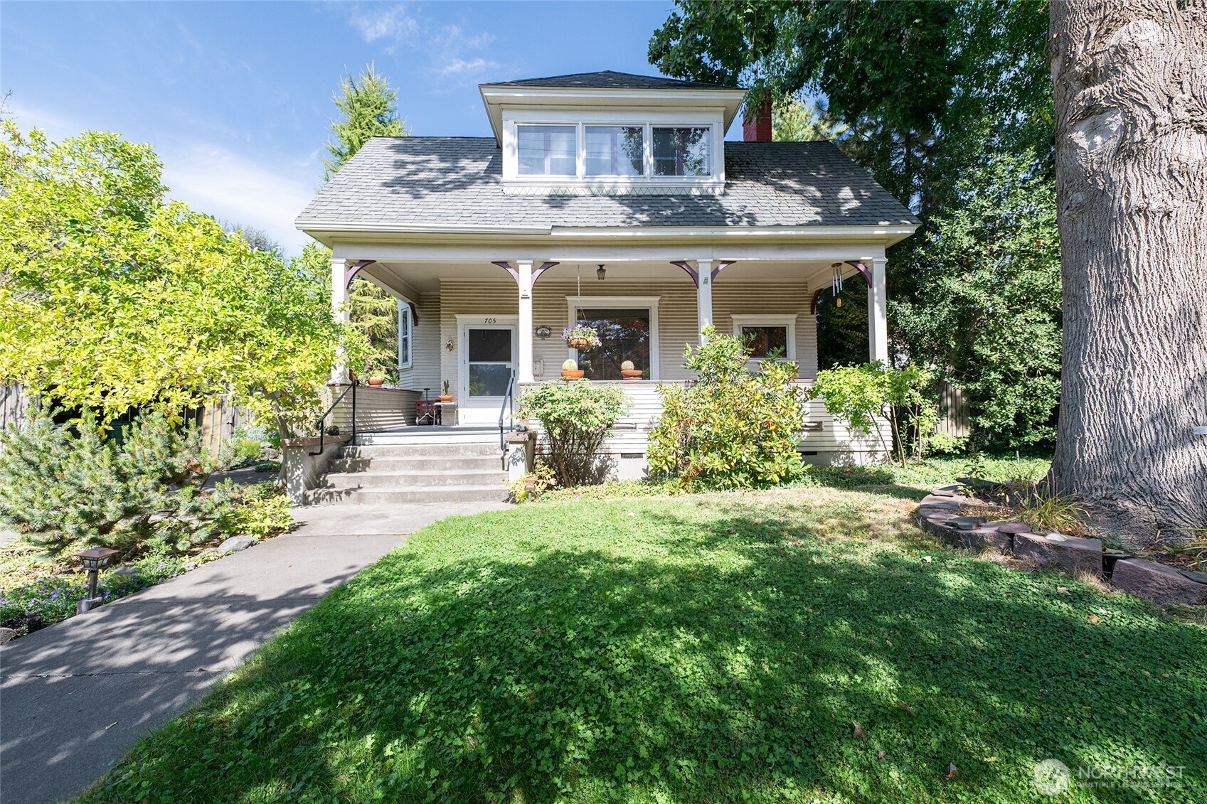 705 Boyer Avenue