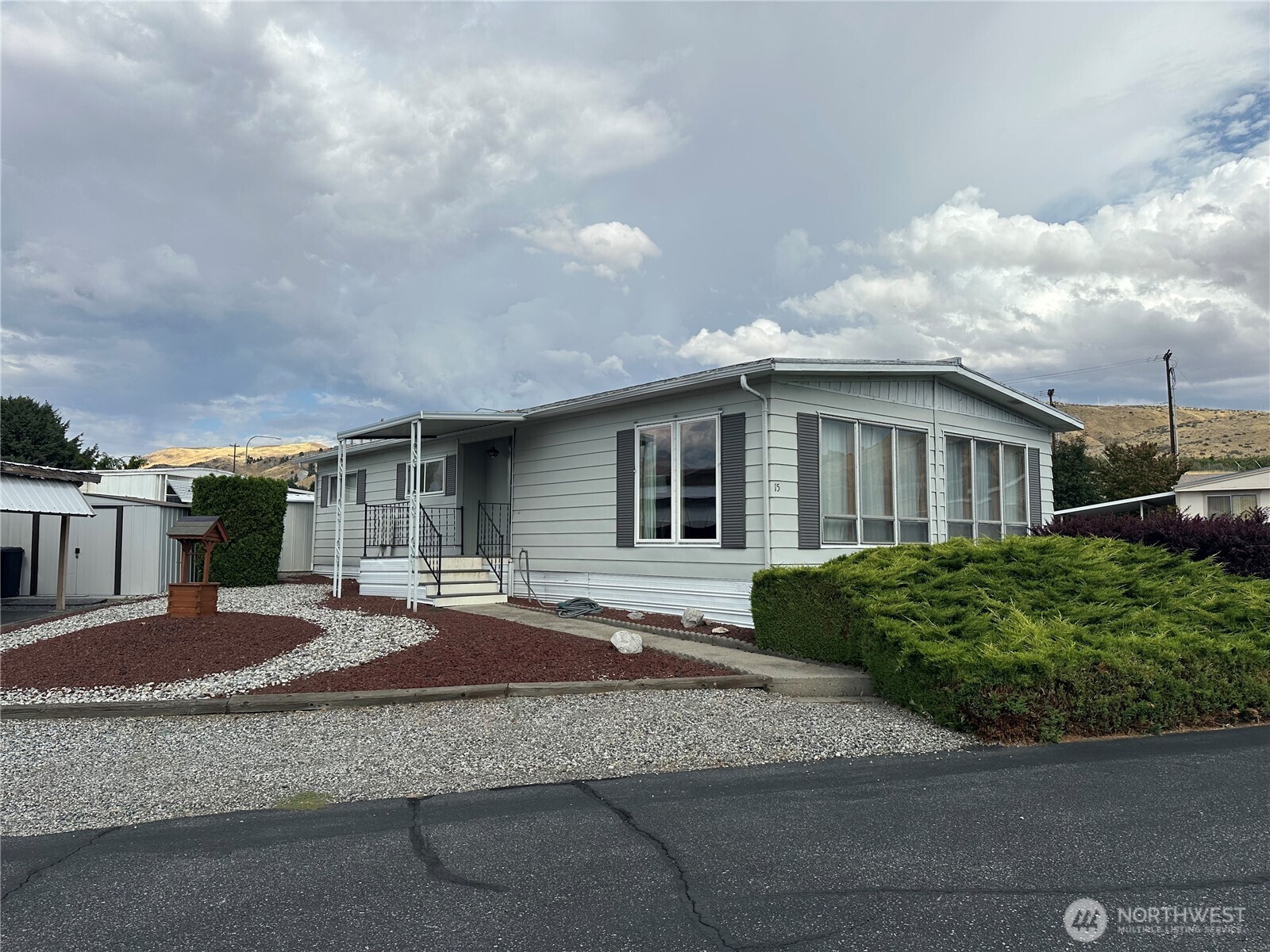 3655 Cascade Ave Avenue #15