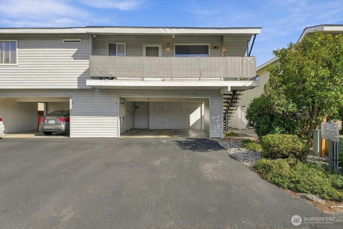 100 Simon Street #8