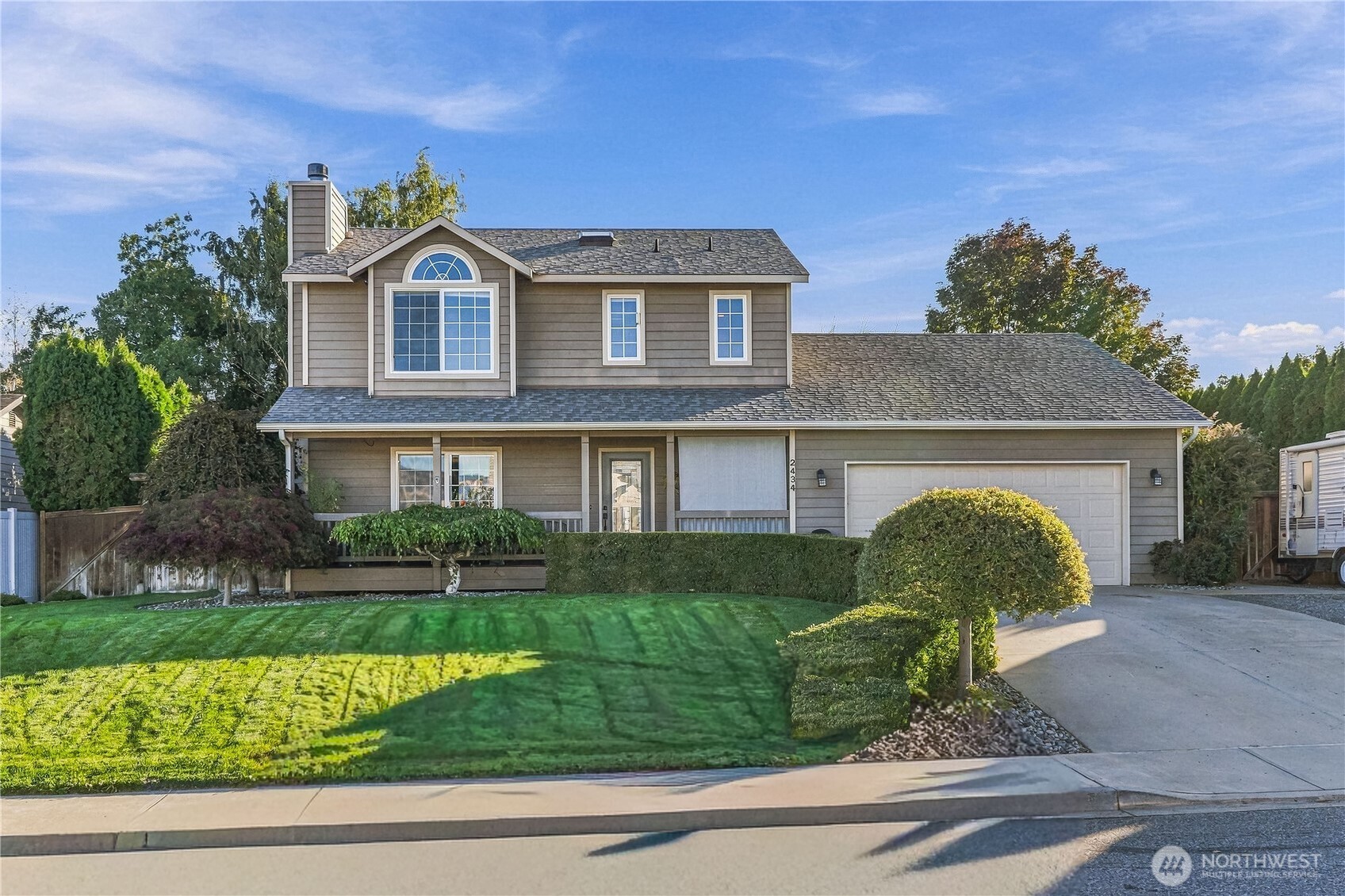 2434 Highland View Drive