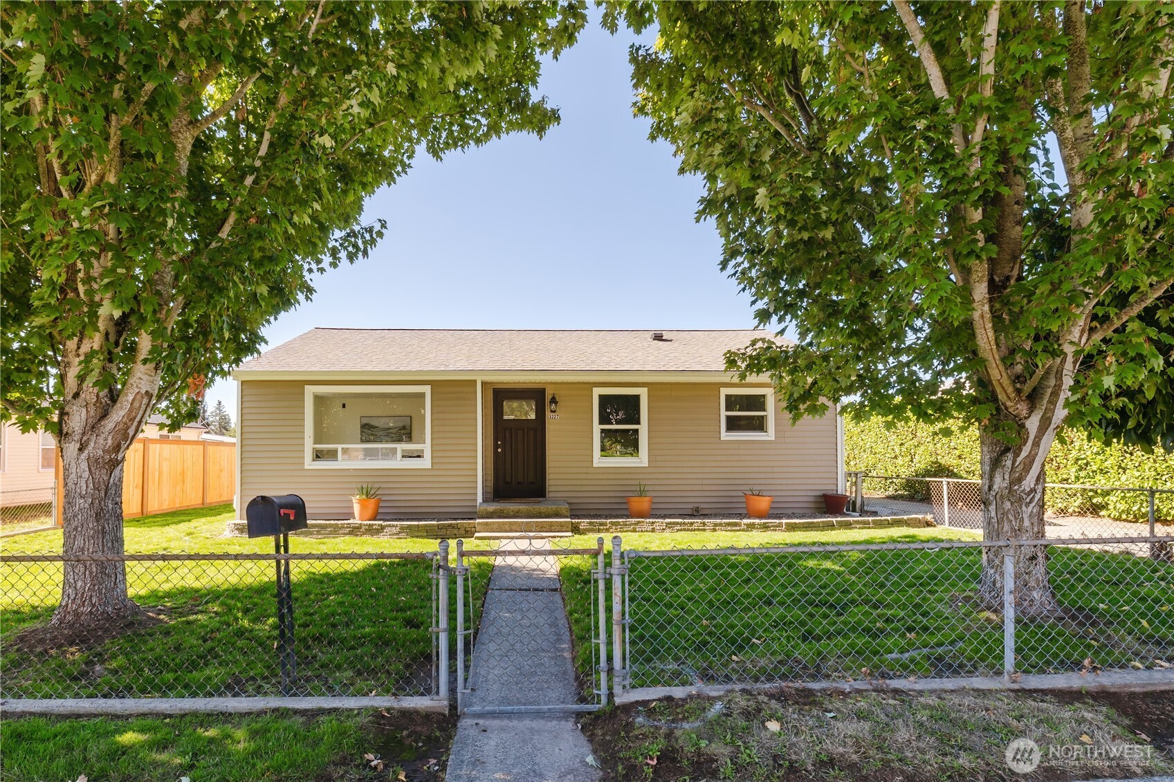 3227 Solie Avenue