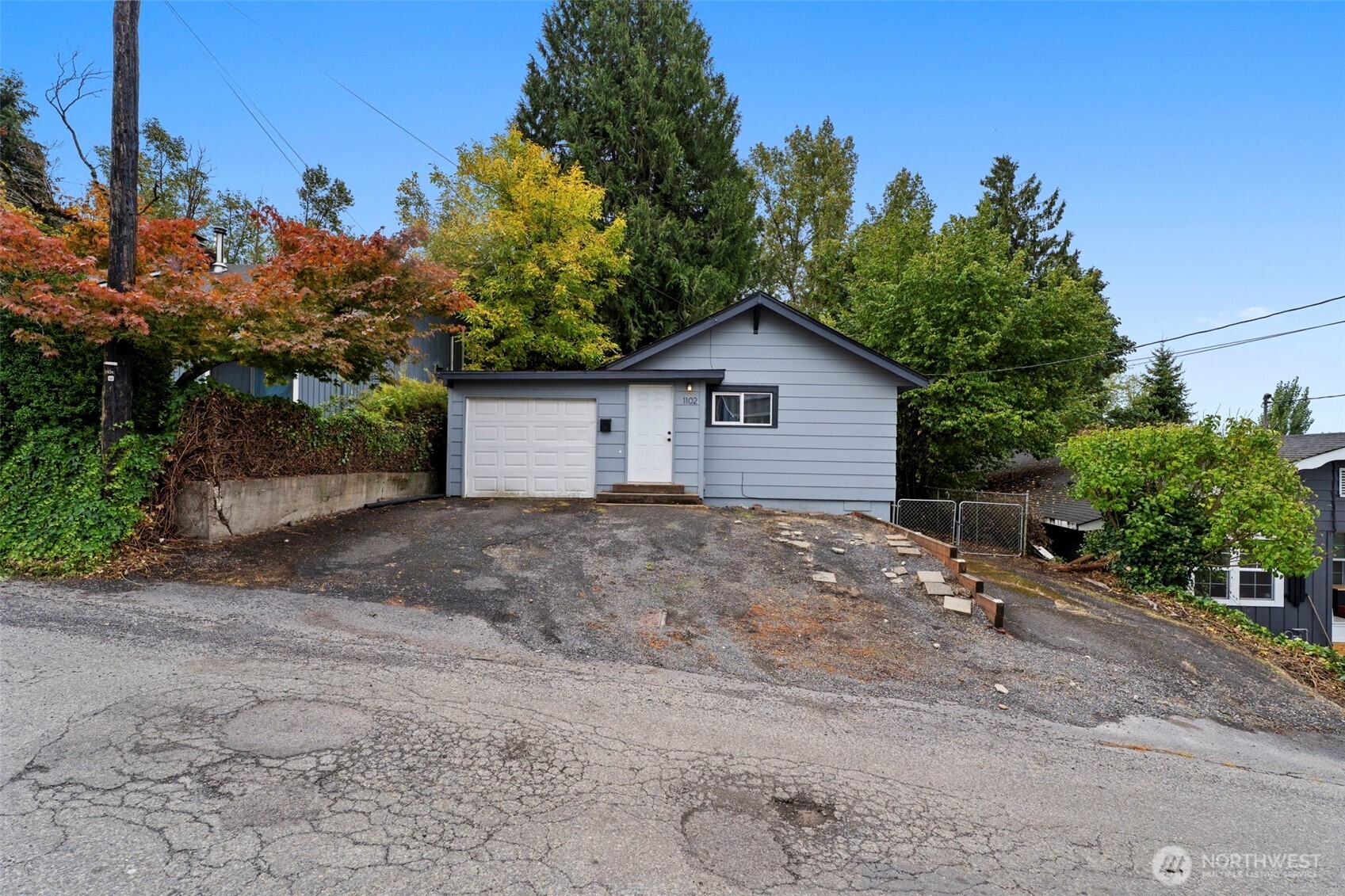 1102 cowlitz Way