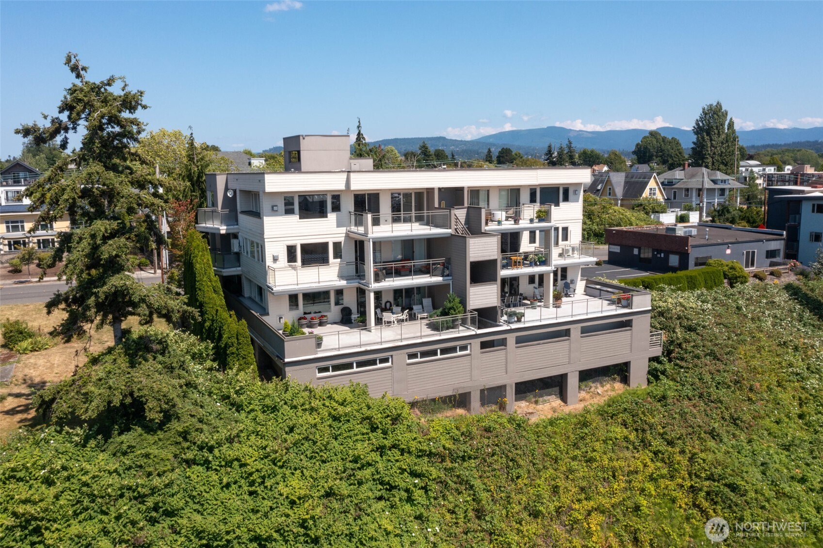 1301 Holly Street #302