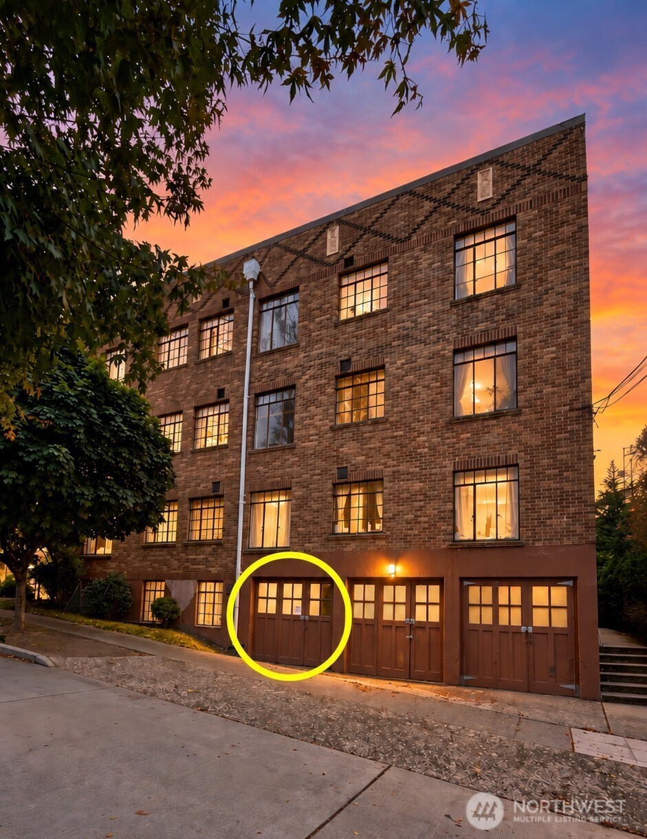 3121 Franklin Avenue #23