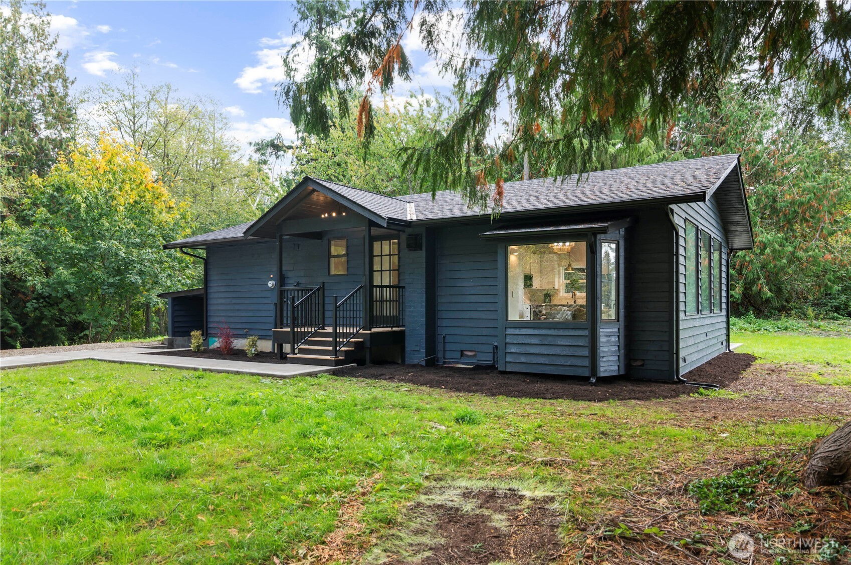 940 Hoppy Trail Way