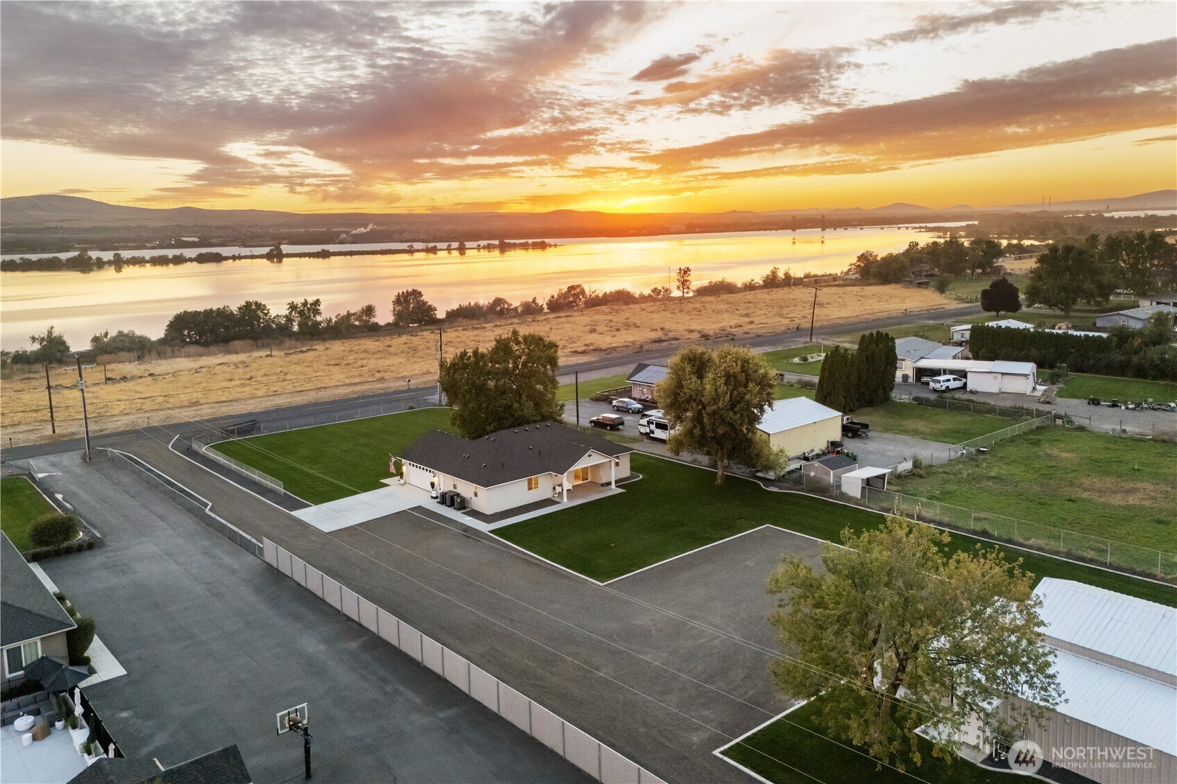 2467 Hanson Loop