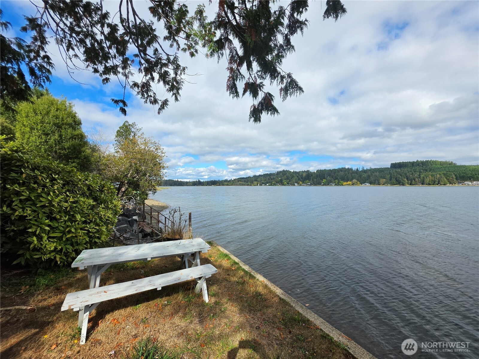 560 North Bay Road