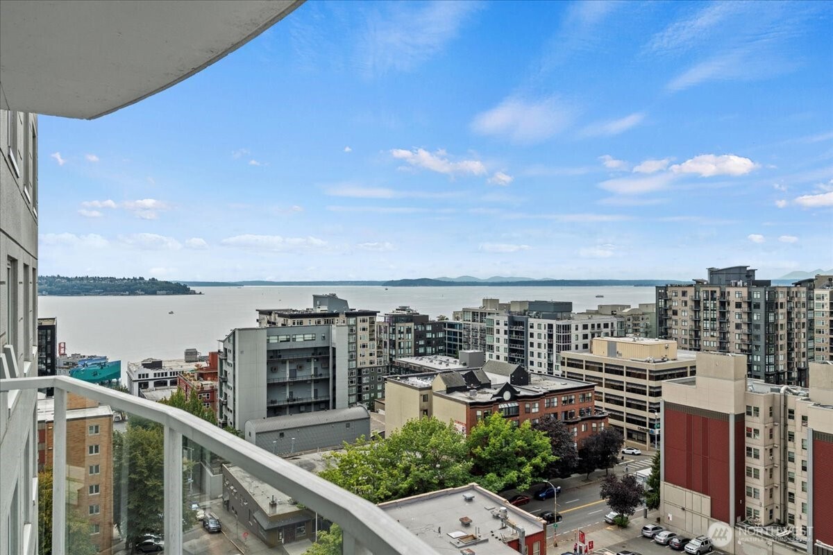 121 Vine Street #1404