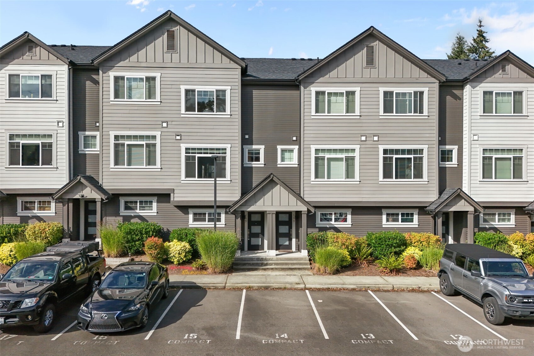 135 185th Lane