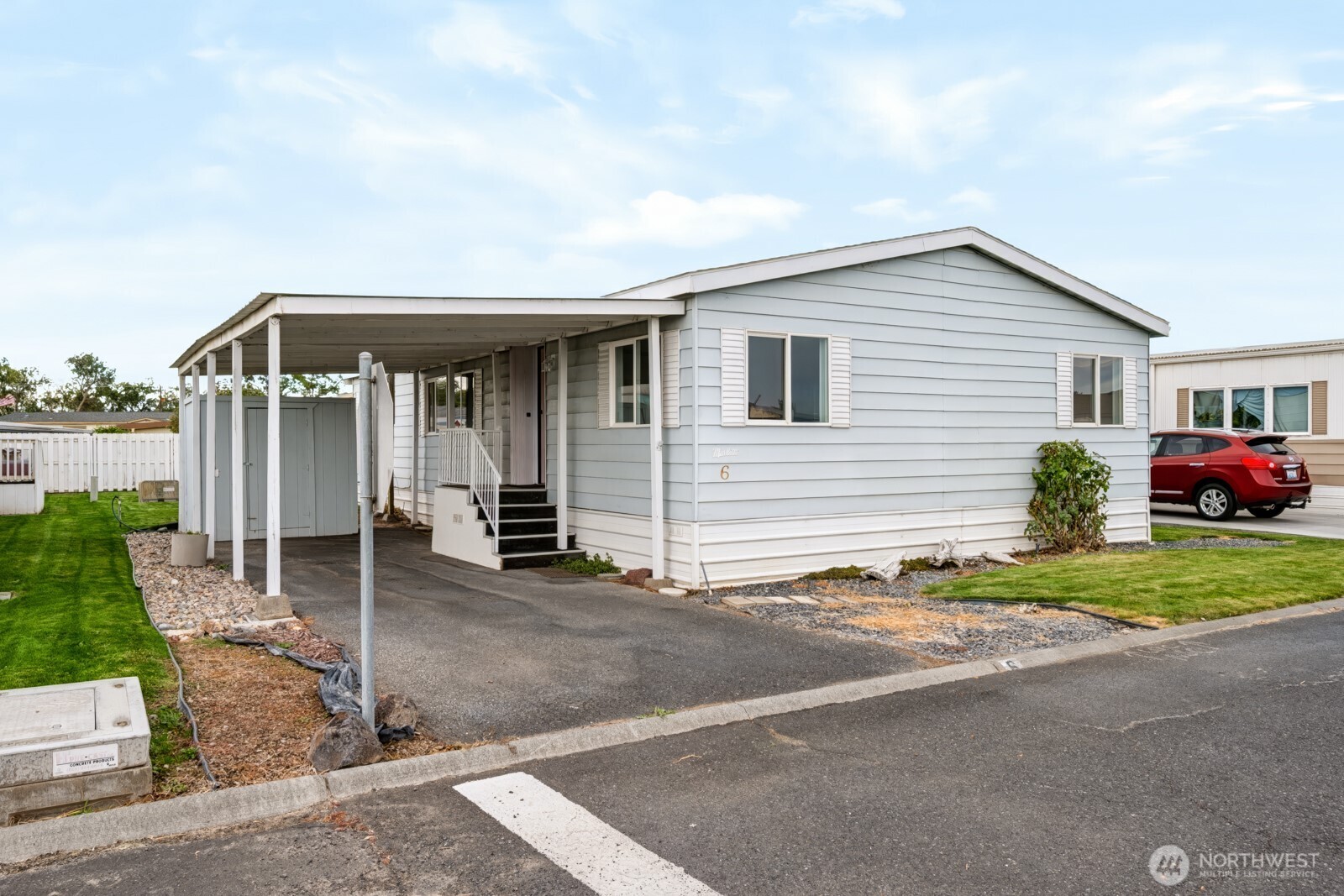 2240 Broadway Avenue #6