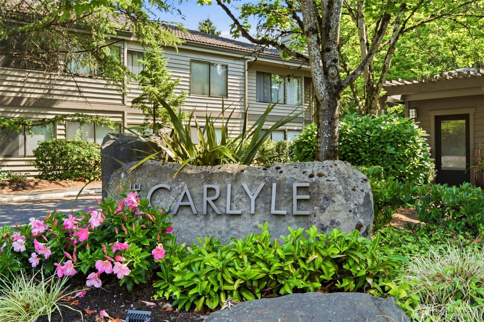 1266 Bellevue Way #2