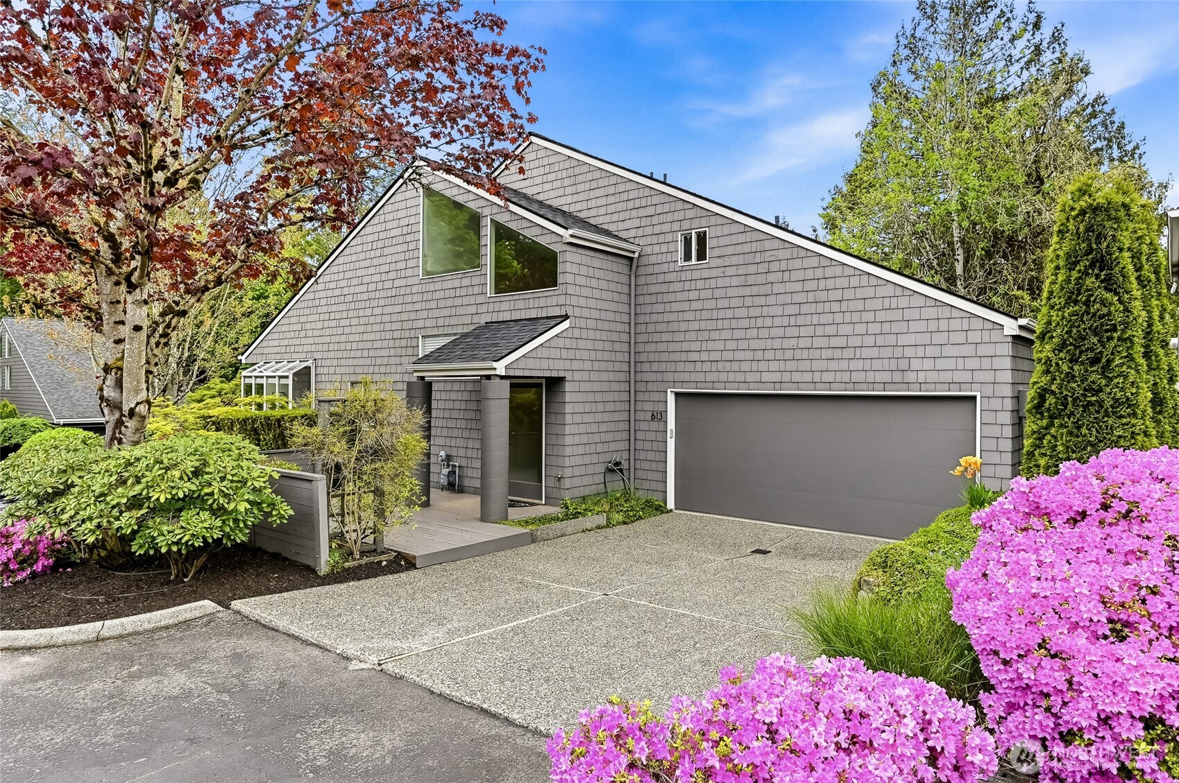 613 Bellevue Way