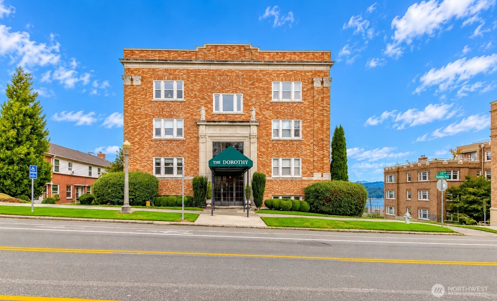 301 Tacoma Ave #306