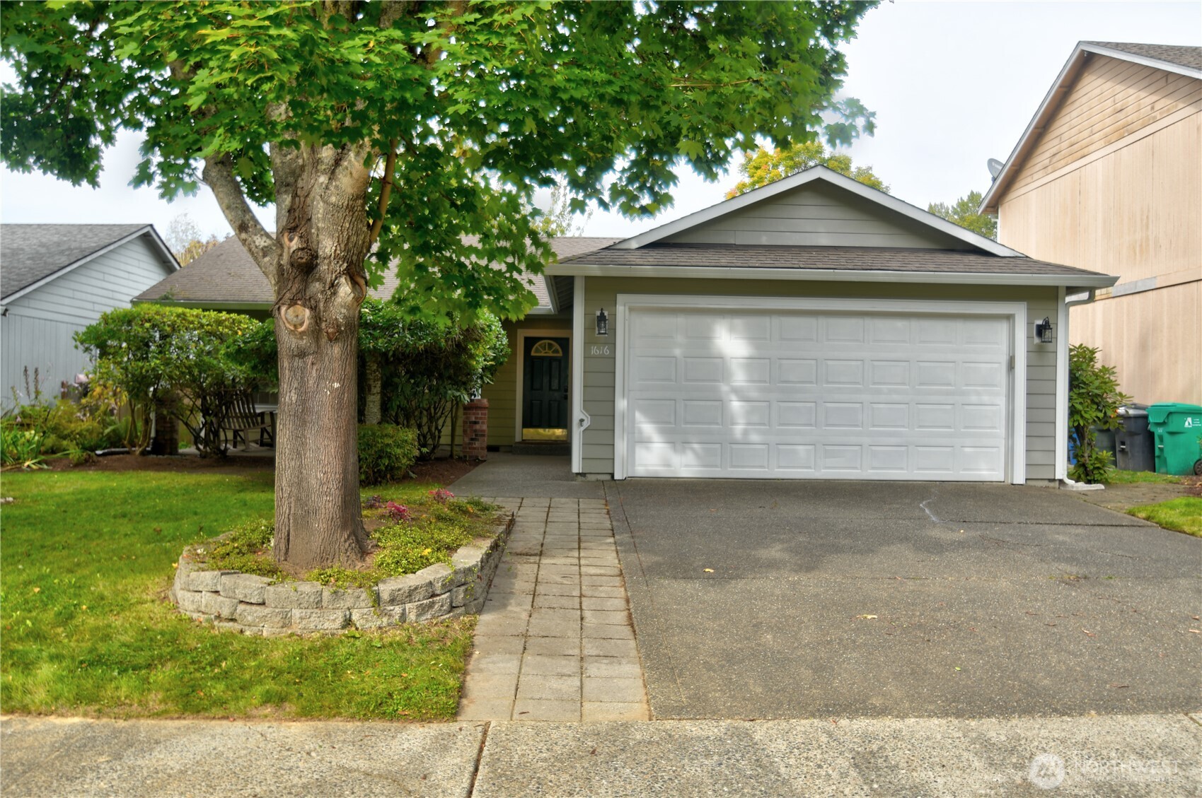 1616 Bright Star Way