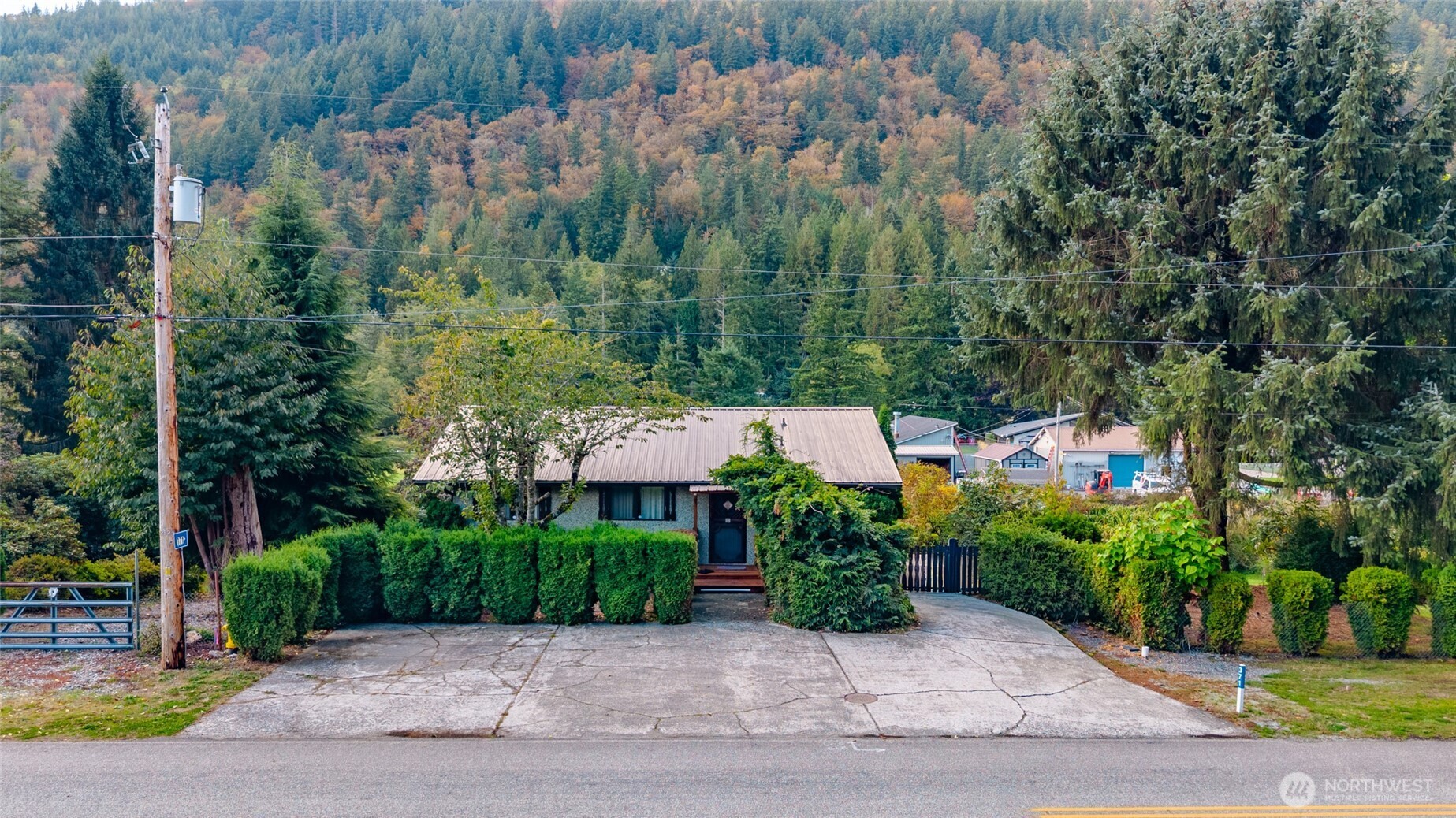 371 Lakeside Drive