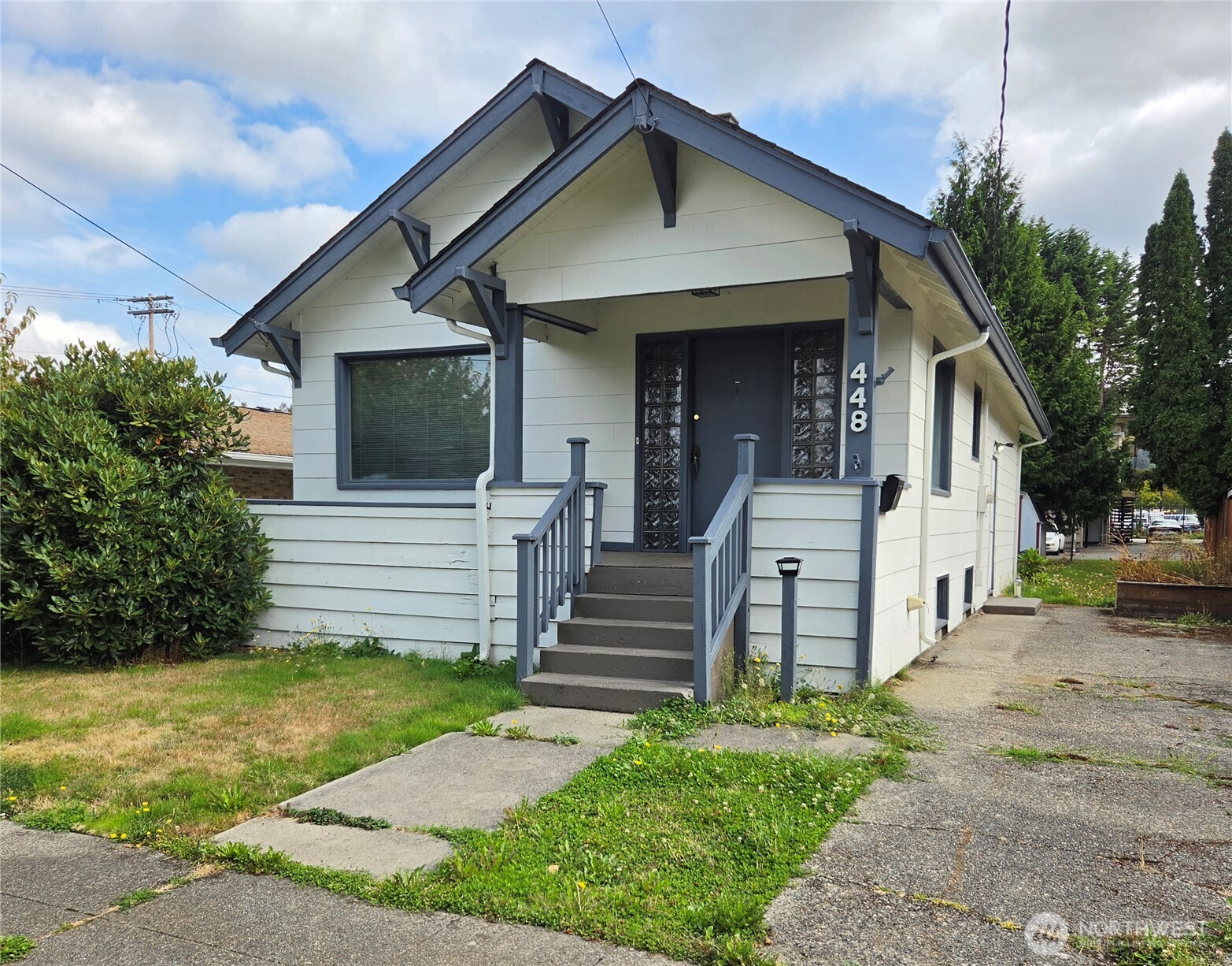 448 Pelly Avenue