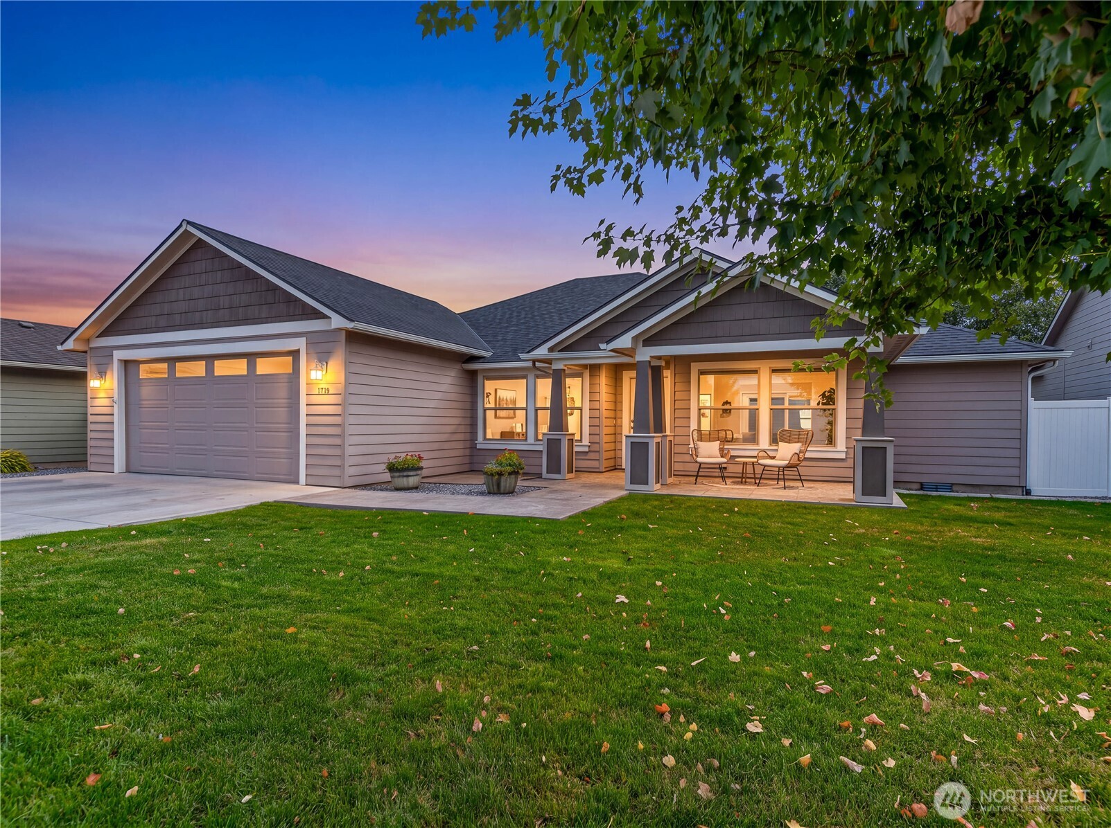 1719 Brambling Brae