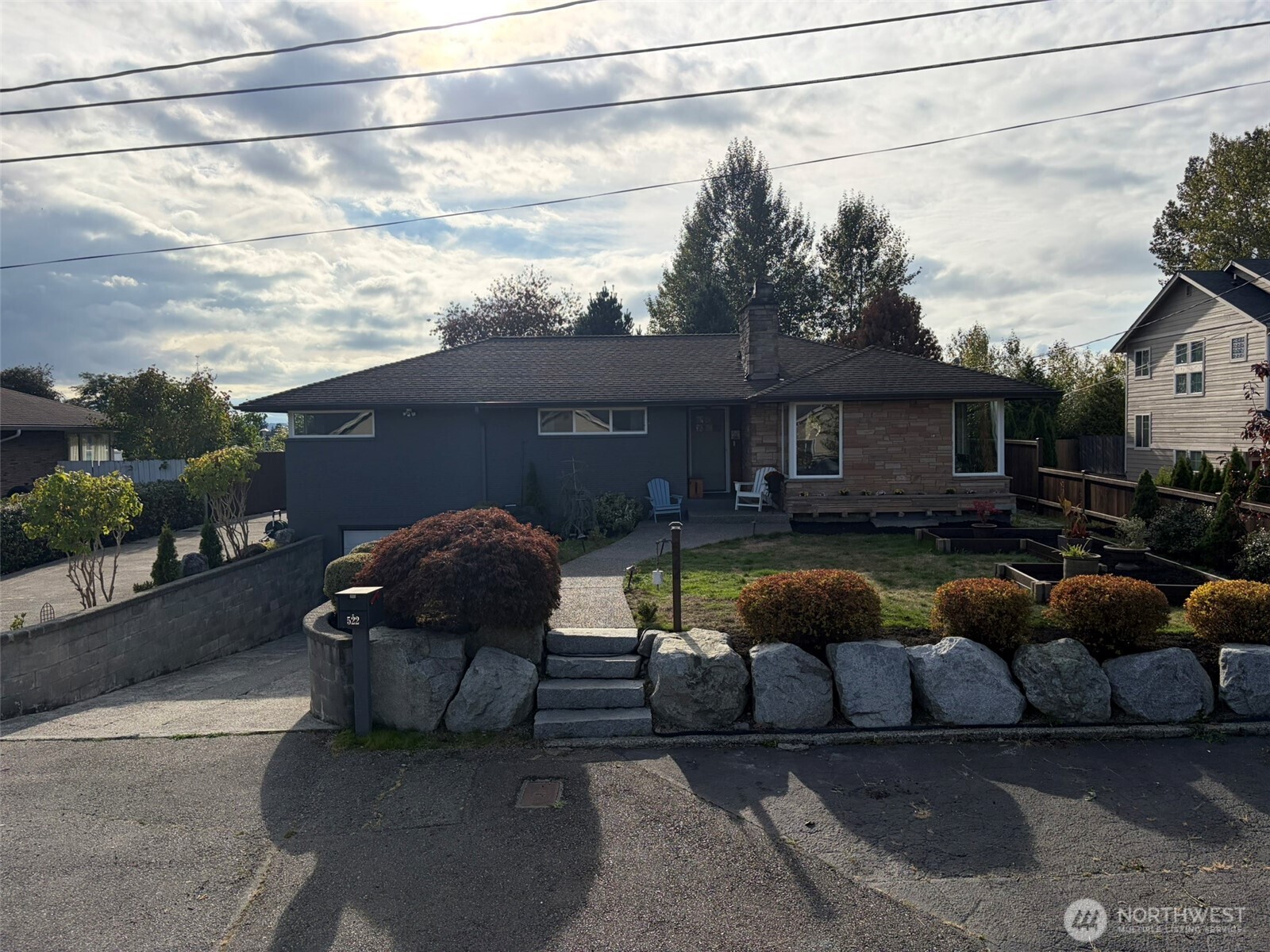 522 Hawthorne Street