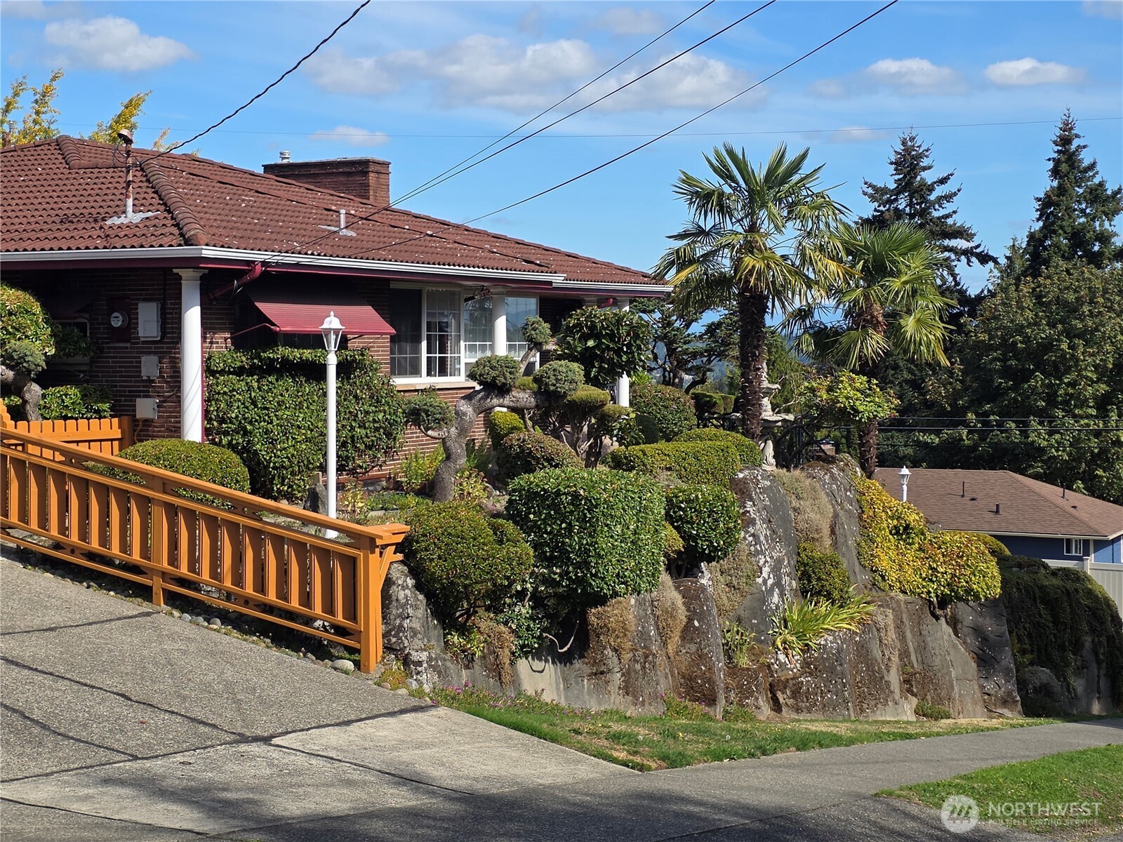 2818 Dawson Street