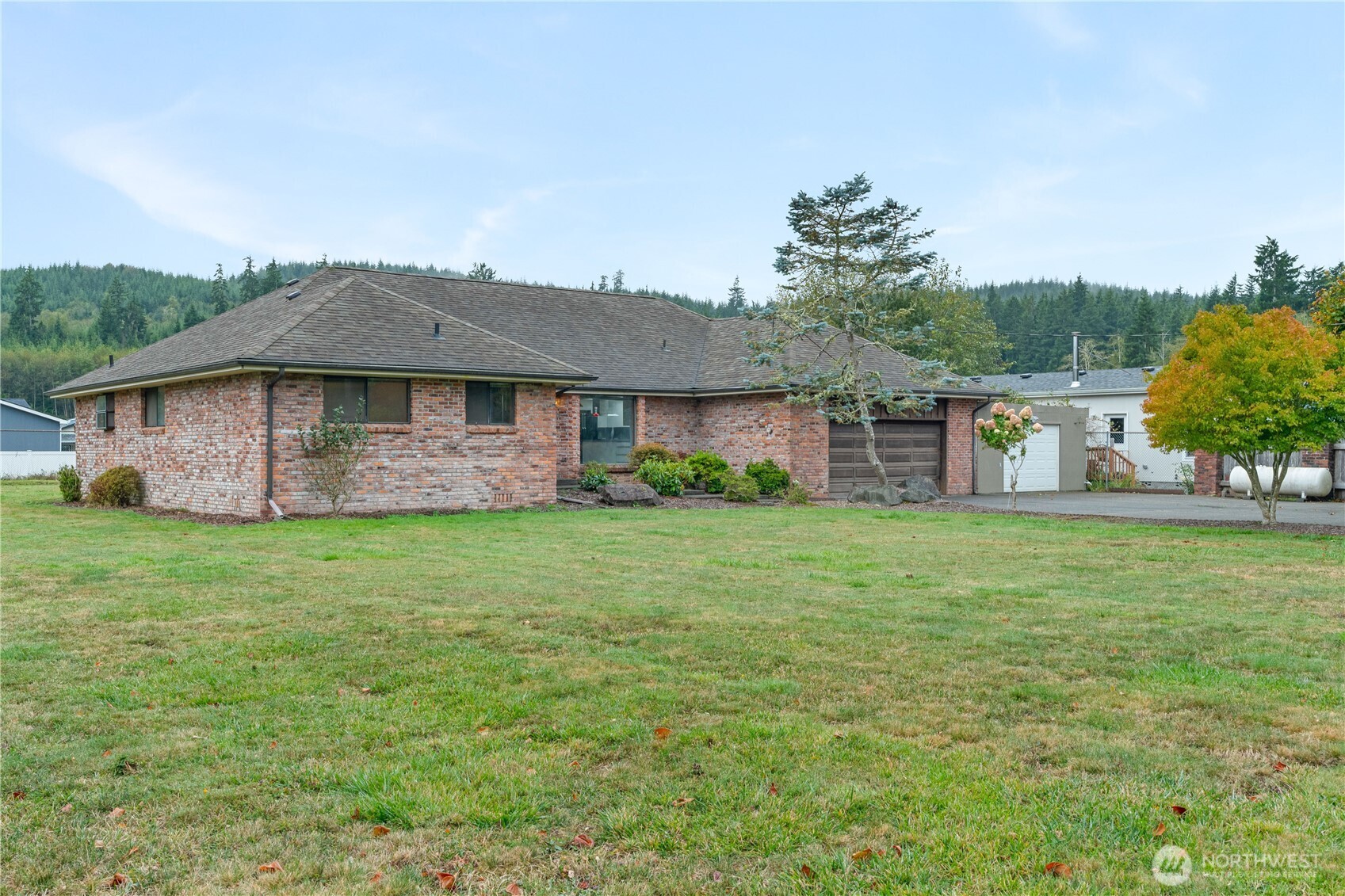 989 Stanford Drive