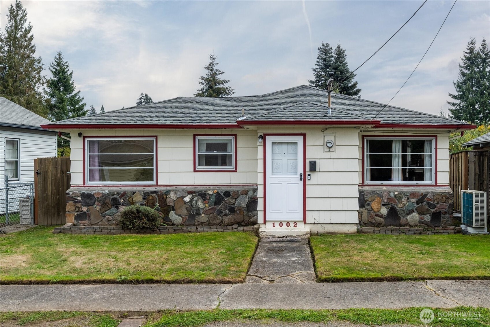 1002 N 10th Avenue