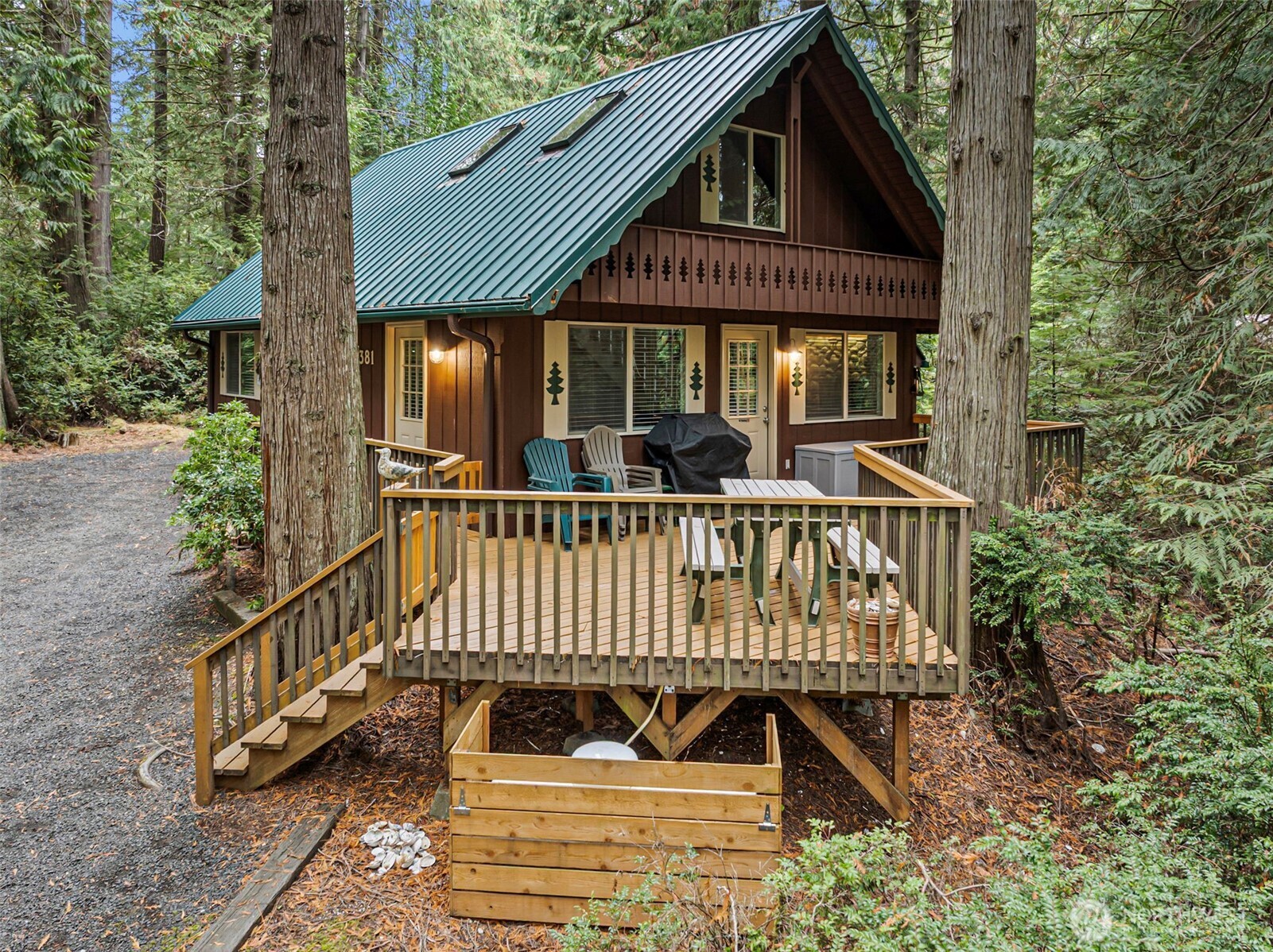 381 Pointes Drive