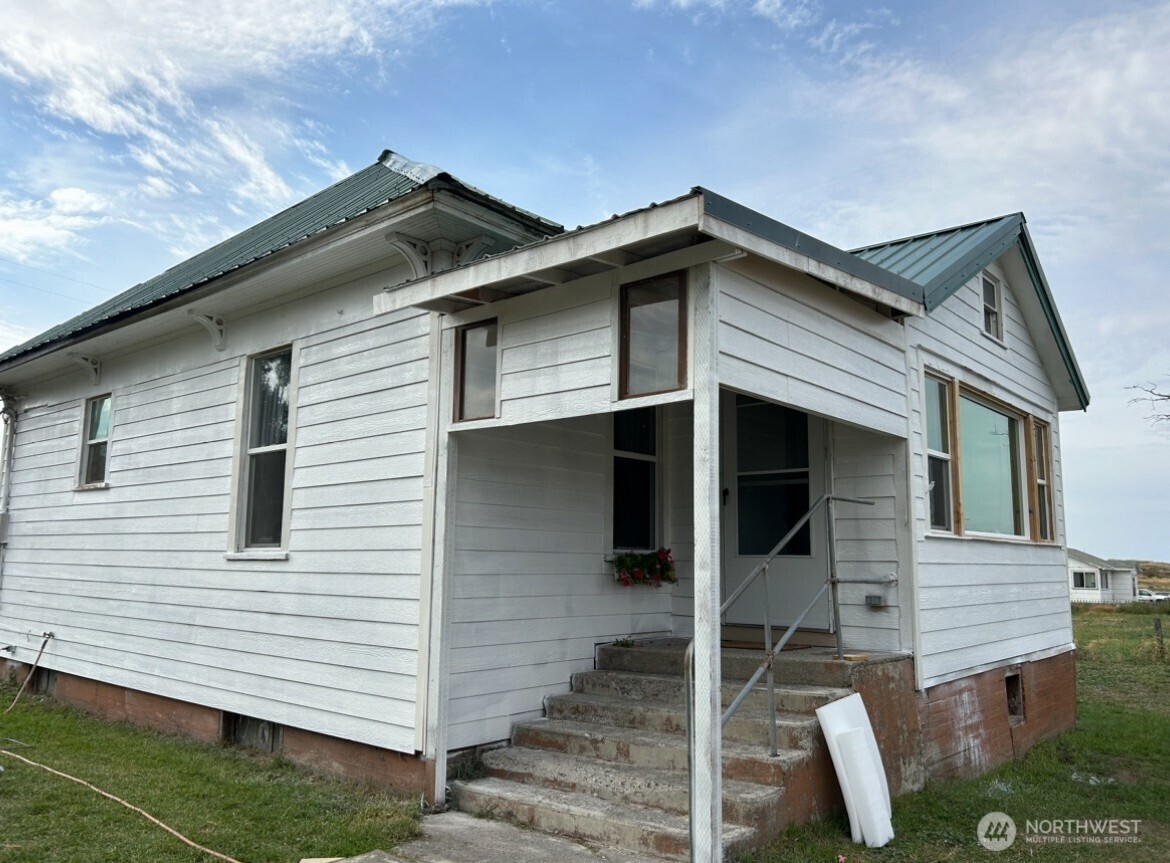 4 Raymond Street