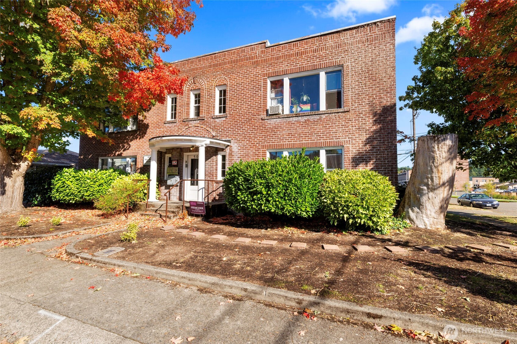 500 Hillkress Street