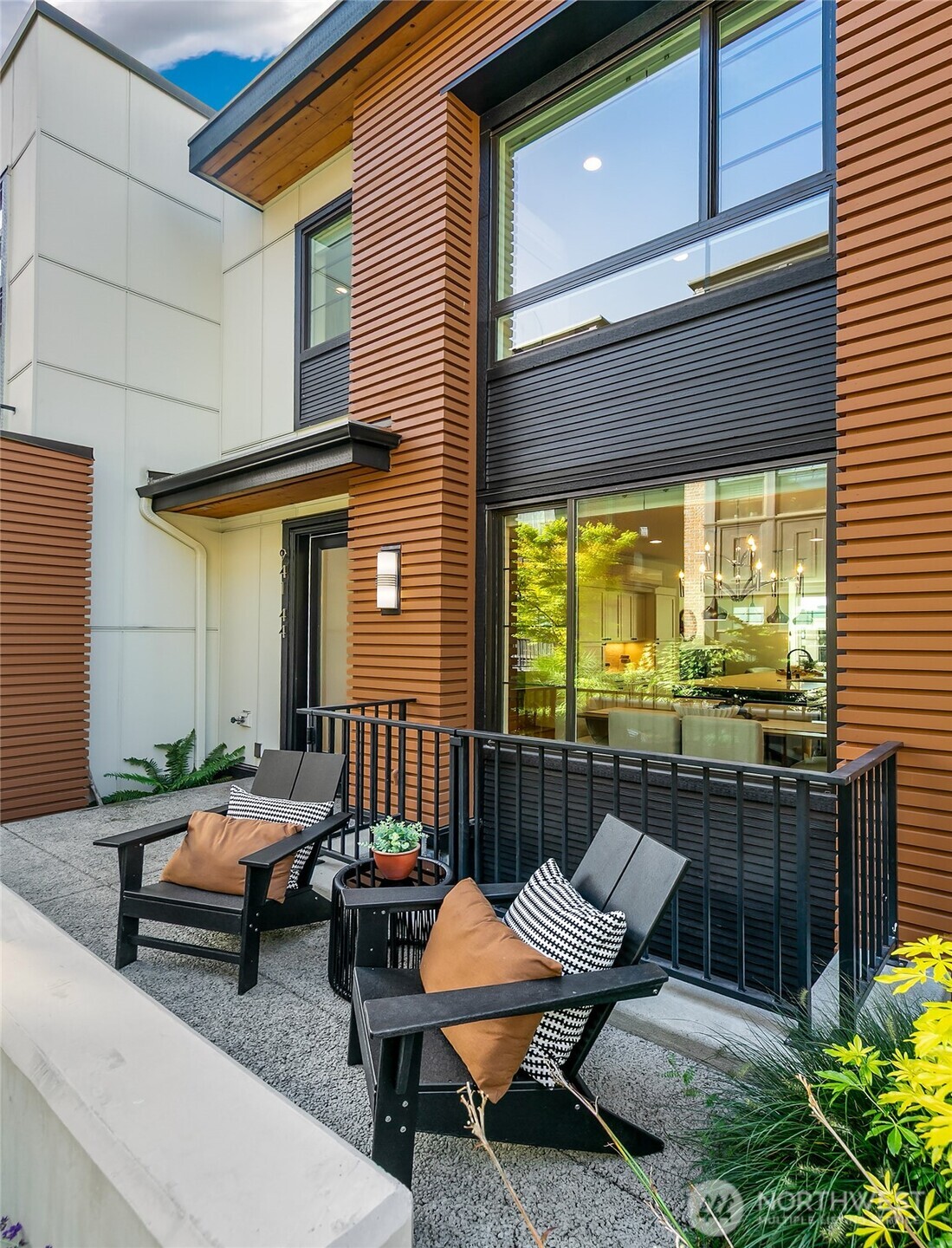 941 McGraw Street #44