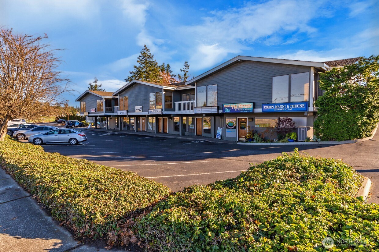 520 Whidbey Avenue #205