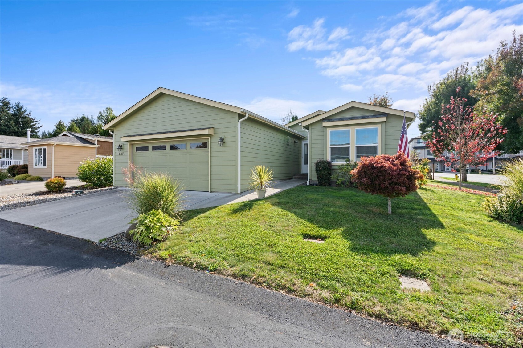 4271 Lakeview Lane