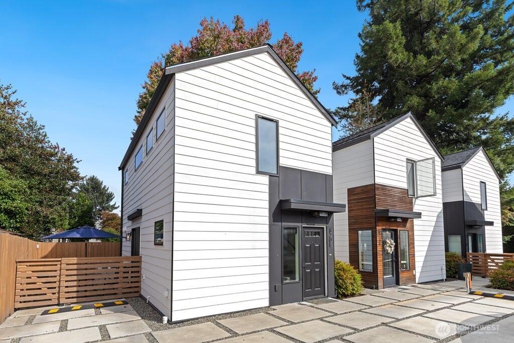 820 B Rose Street