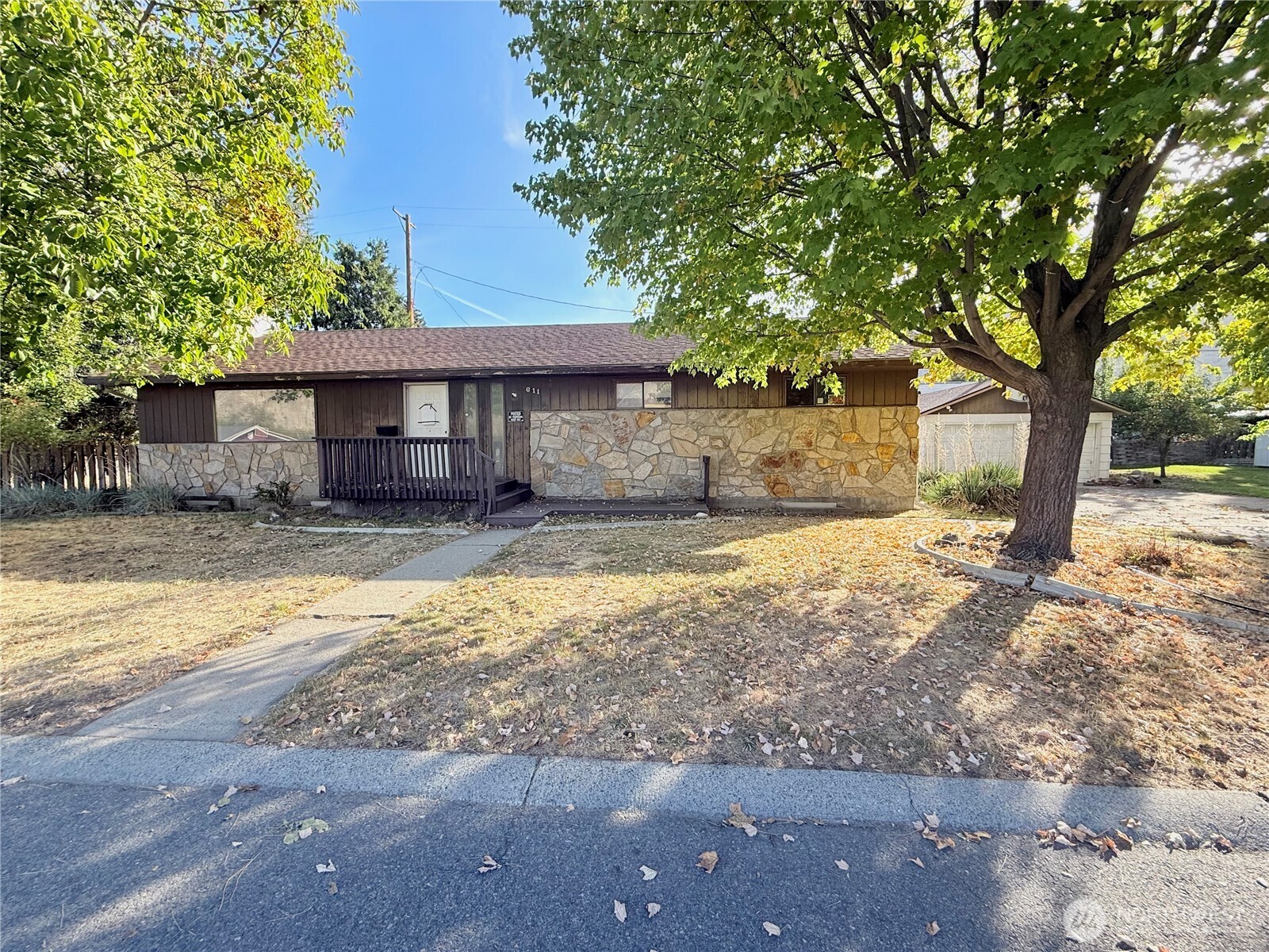611 Cedar