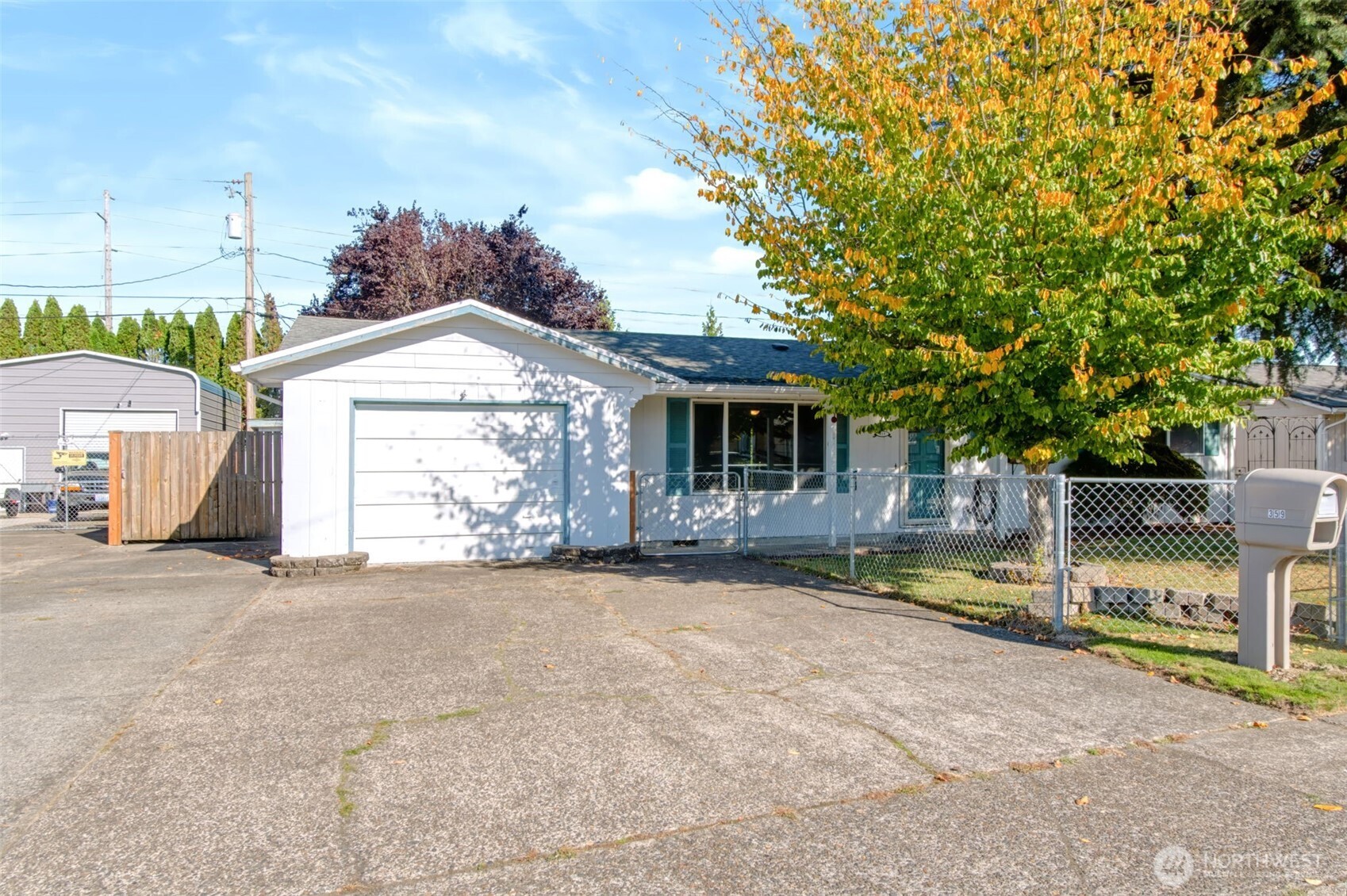 359 Douglas St