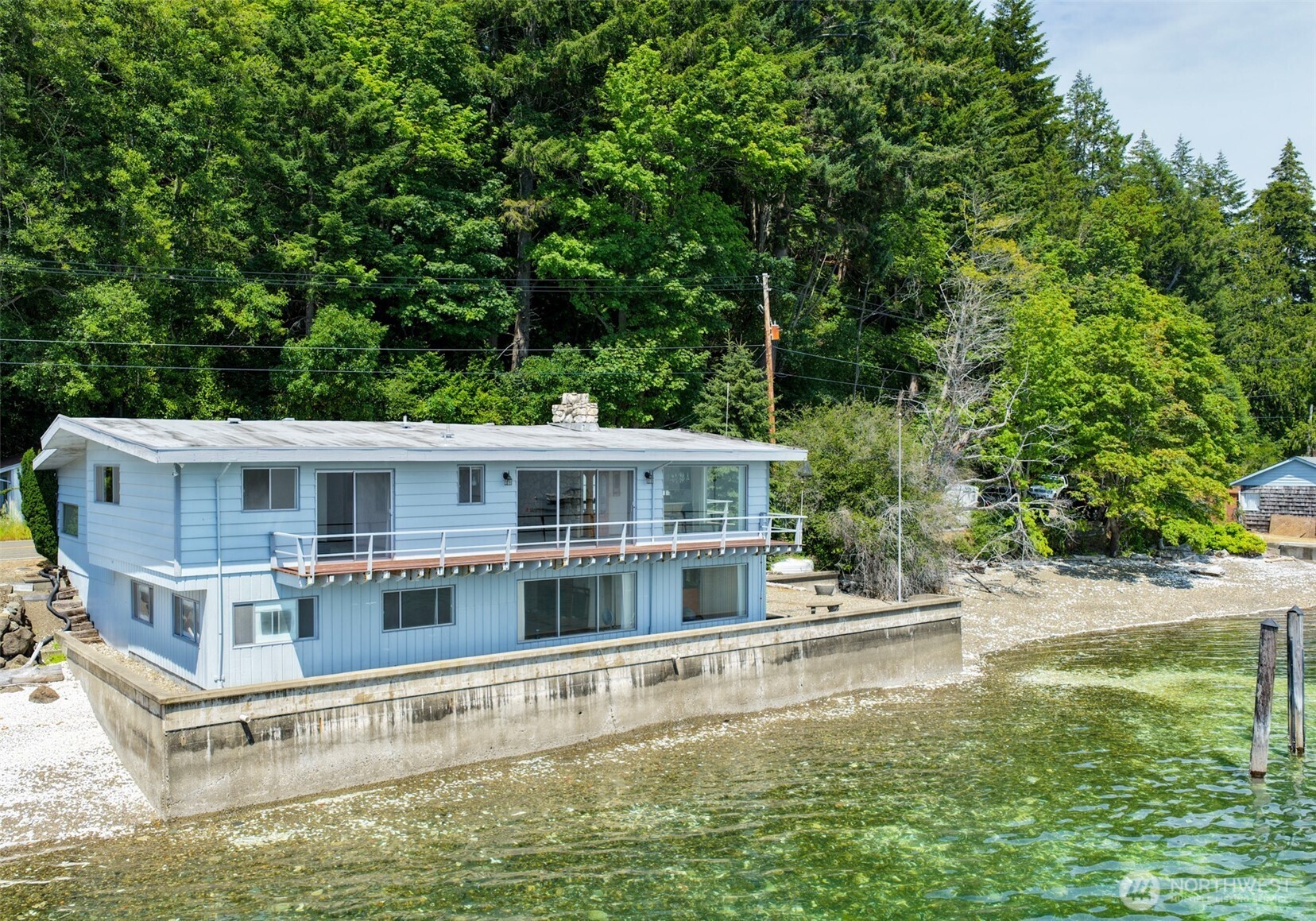 8361 North Shore Road