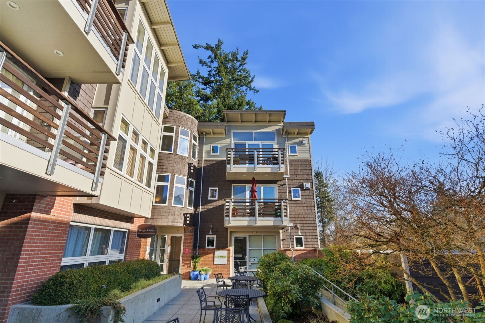 400 Winslow Way #280